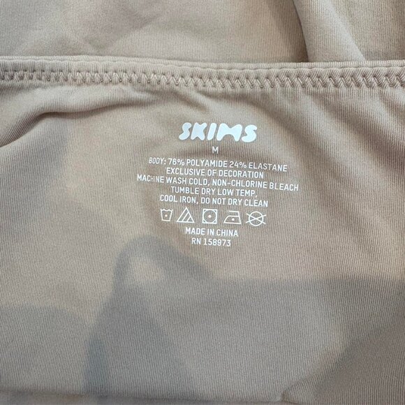 SKIMS thong back Fits Everybody size M Bodysuit - Picture 6 of 10